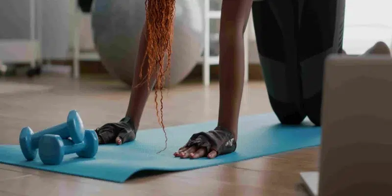 Préparation physique pour un vol longue durée : endurance, gainage et maîtrise du corps