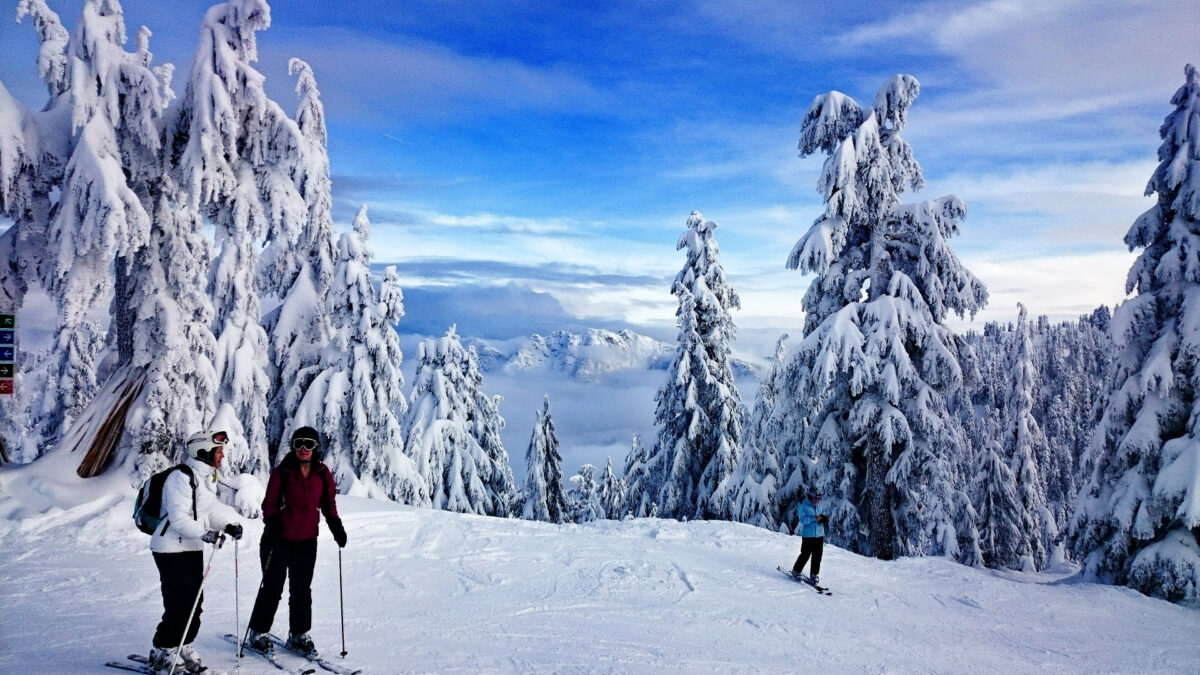 faire du ski en groupe