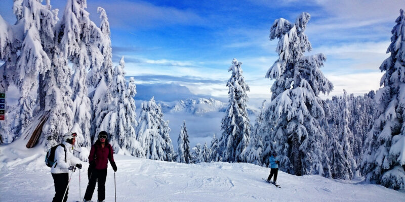 faire du ski en groupe