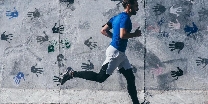 Pourquoi porter des vêtements de compression pour faire du sport ?